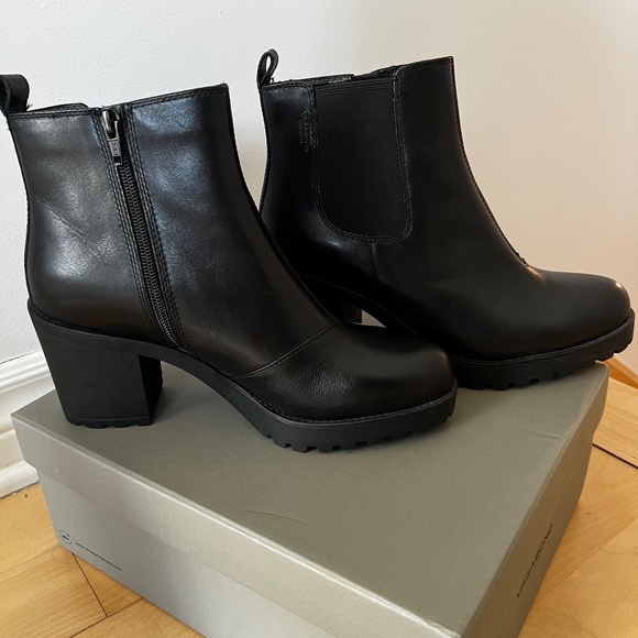 Vagabond Heel Boots with Zipper - Picture 2 of 6